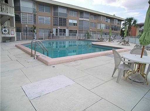 2nd image of 1350 NE 191st St APT 101