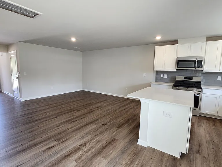 712 Peyden Ln #712 — Photo 4