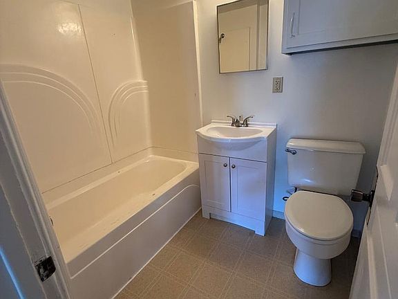 4th image of 374 Loleta Dr #1