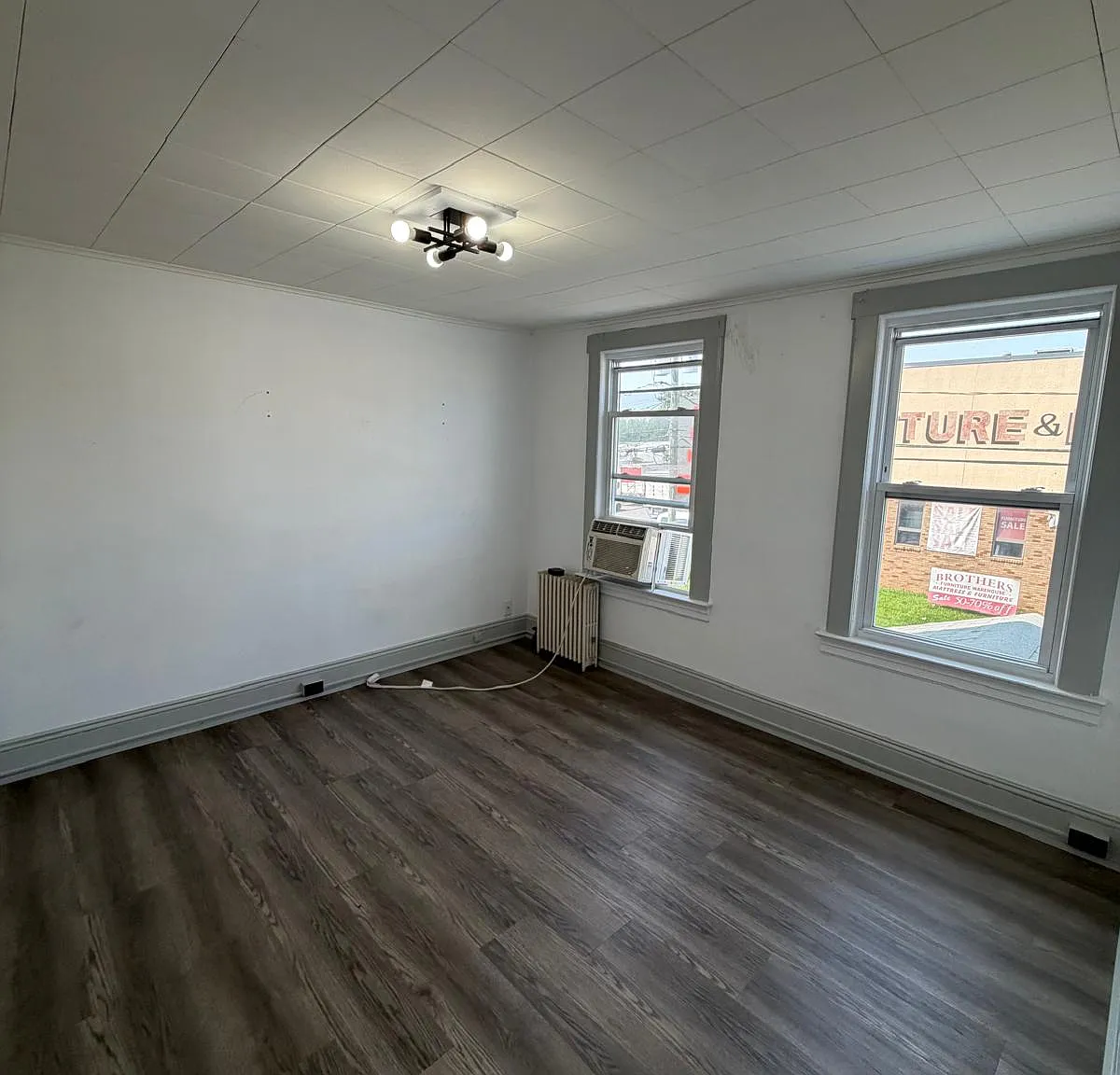 4 bed, 1.5 bath, 1500 sqft, $3,550 — Photo 3