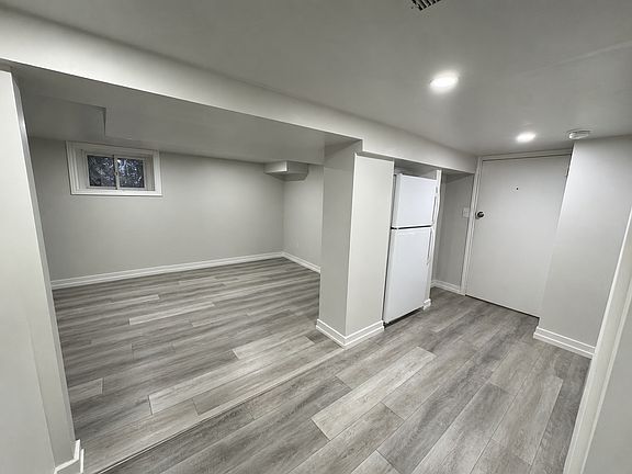 2nd image of 99 Mary St #4