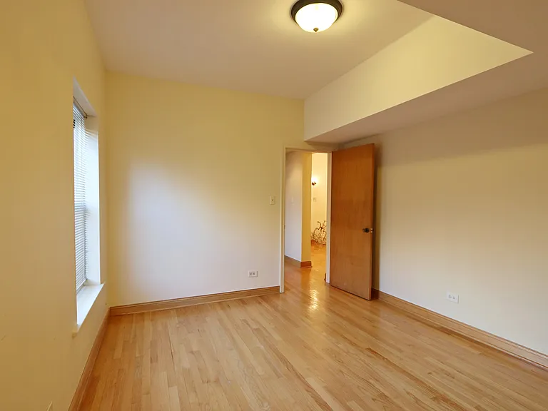 918 W Buena Ave #1 — Photo 15