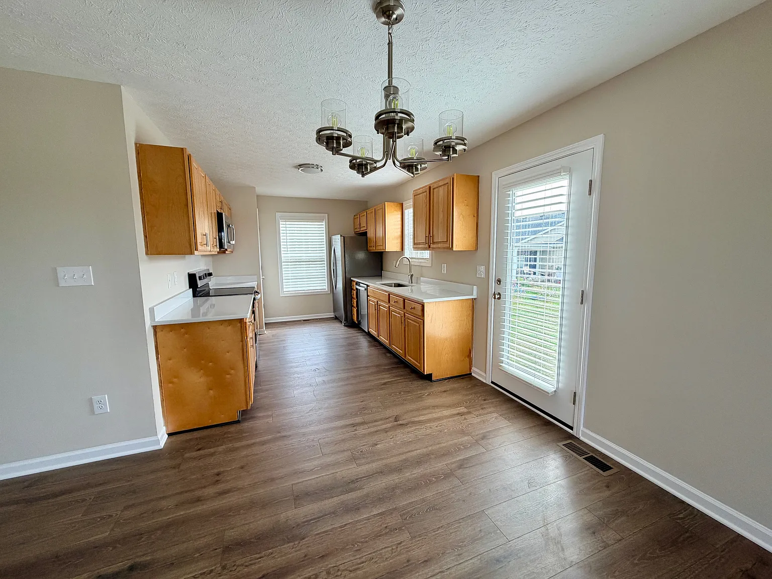 3 bed, 1104 sqft, $1,500 — Photo 4