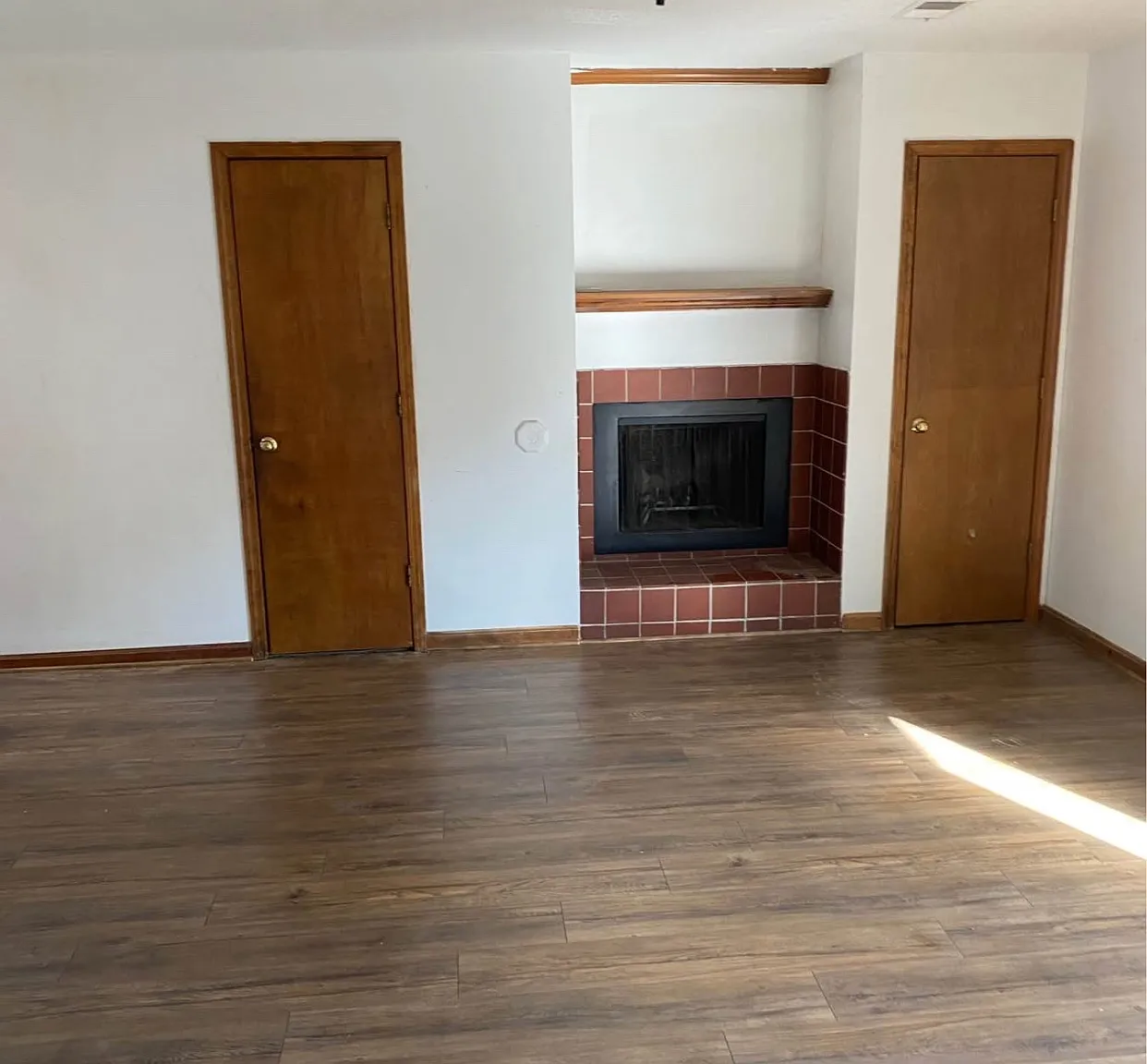 915 Stapp Dr — Photo 4
