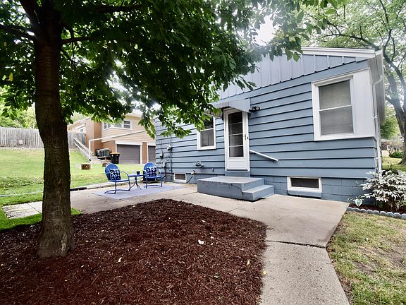 2nd image of 303 N 113th St