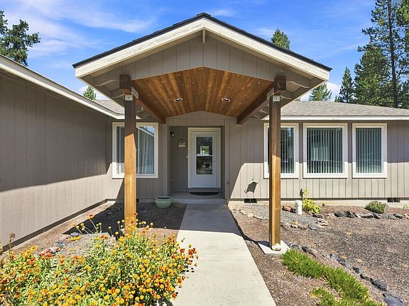 3rd image of 16108 Leona Ln
