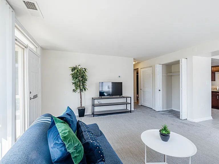 The Hanover Apartments — Photo 21