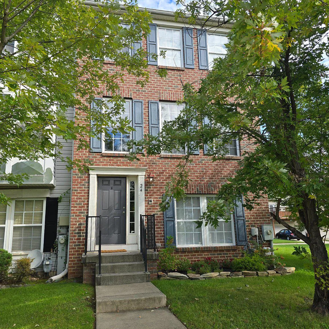 4 bed, 3.5 bath, 1932 sqft, $2,800 — Photo 1