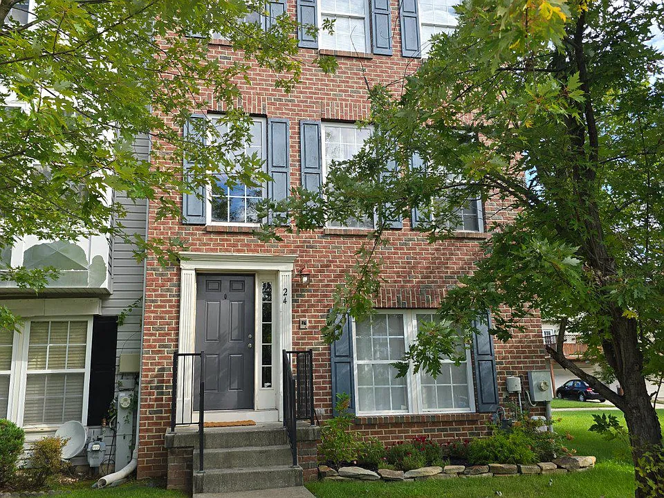 24 Hallsdale Ct