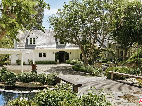 5th image of 6825 Zumirez Dr