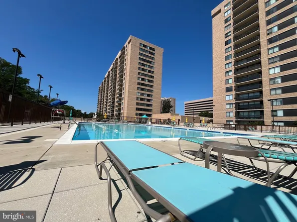 3713 George Mason Dr, Falls Church, VA