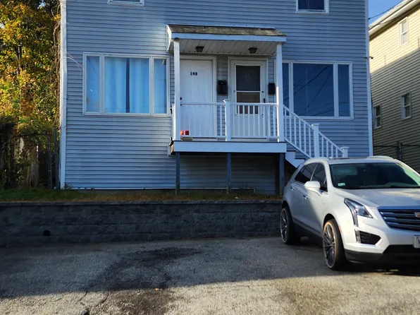 198 Sunbury St, Providence, RI 02908