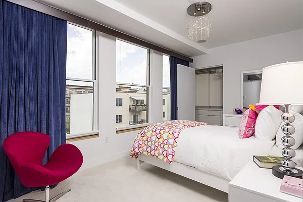 Sold by Nestseekers | media 7