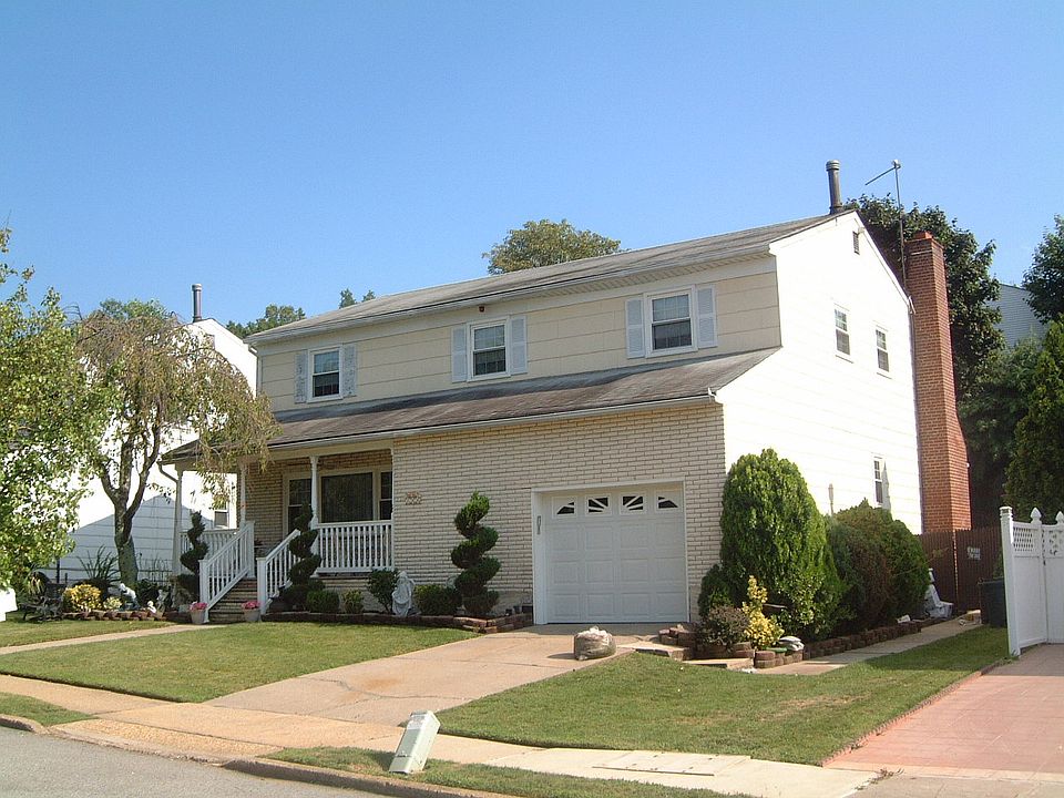 1st image of 122 Norwalk Ave