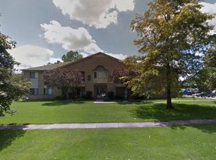 8190 Annsbury Dr APT 3, Utica, MI 48316