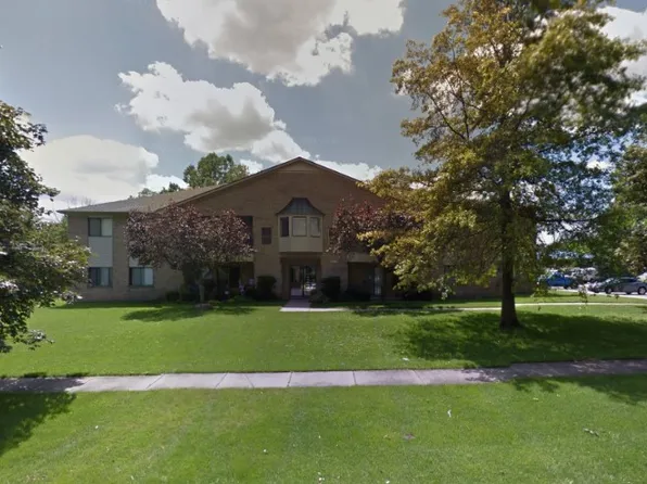 8190 Annsbury Dr APT 3, Utica, MI 48316