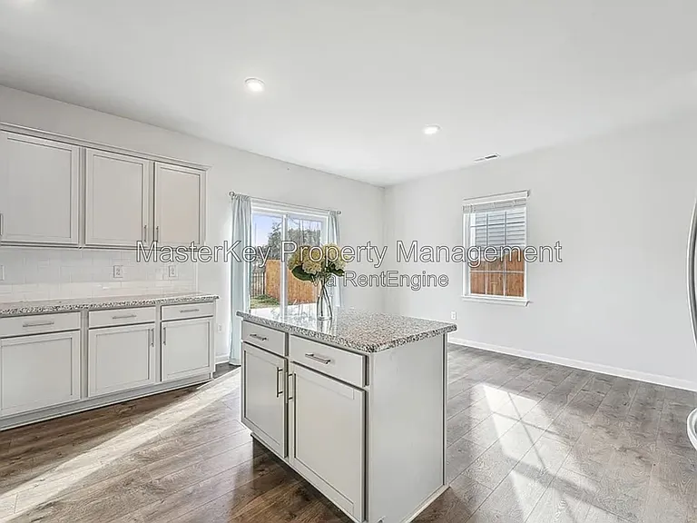 633 Birchhead Dr — Photo 5