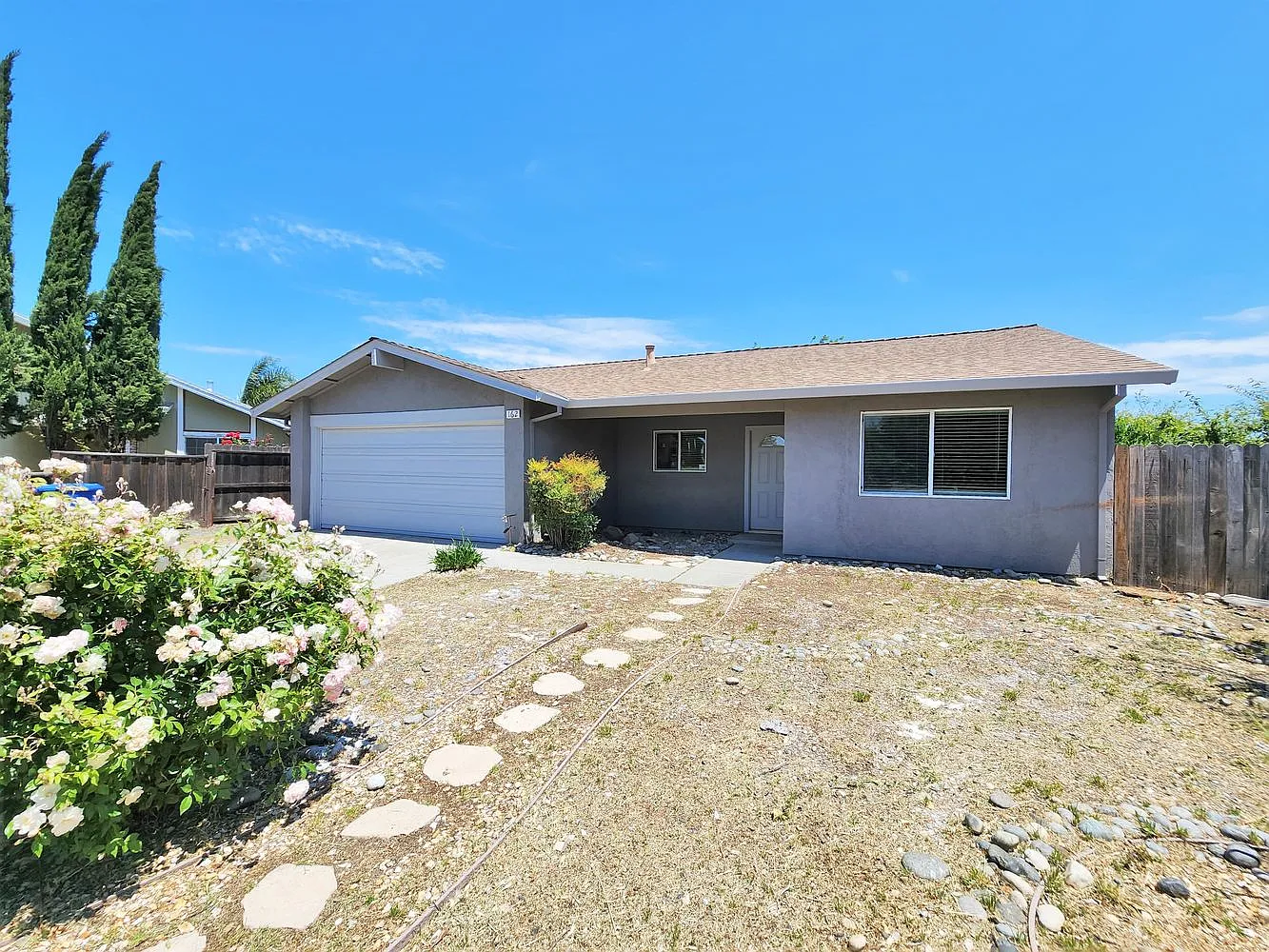 162 Sharon Pl photo 1