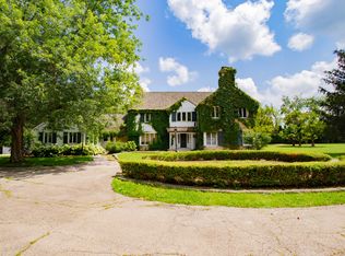 52 Aintree Rd, St Charles, IL 60174