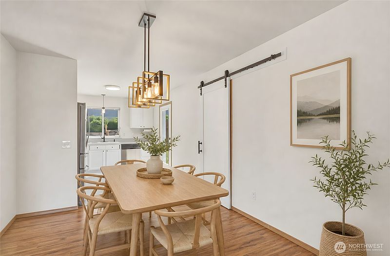 4th image of 3935 NE Vista Del Rey Drive
