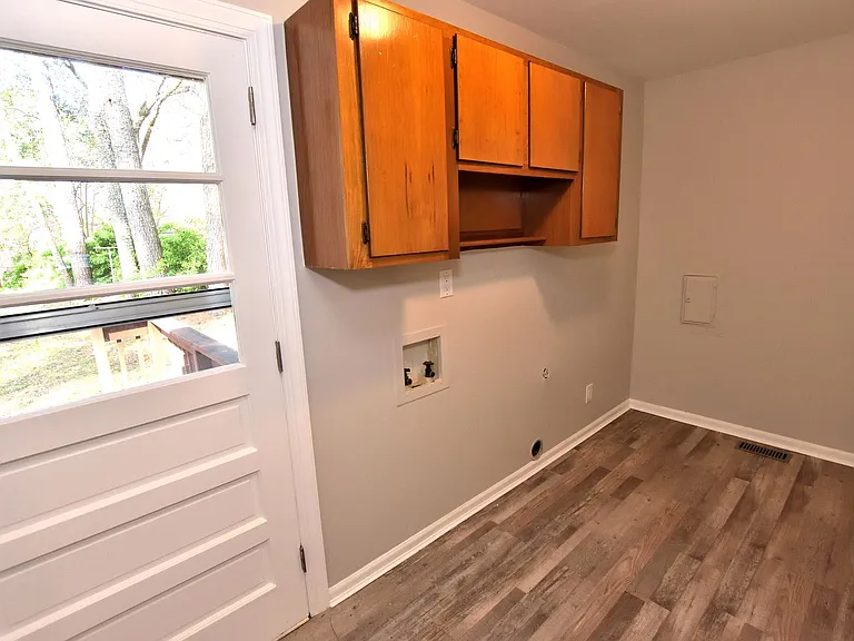 708 Cedarbrook Dr — Photo 10