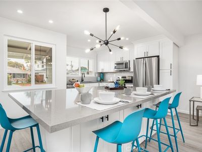 1077 Fiesta Dr, San Mateo, CA, 94403