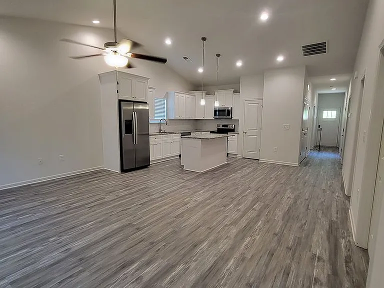11810 Titan Ave — Photo 33