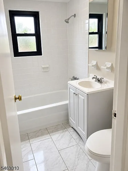 1 bed, 1.0 bath, $1,595 — Photo 4