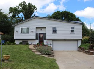 17826 Honeysuckle Rd, Council Bluffs, IA 51503
