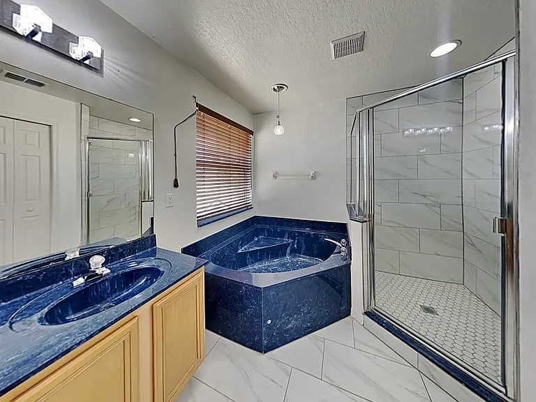 728 Hardwood Cir — Photo 12