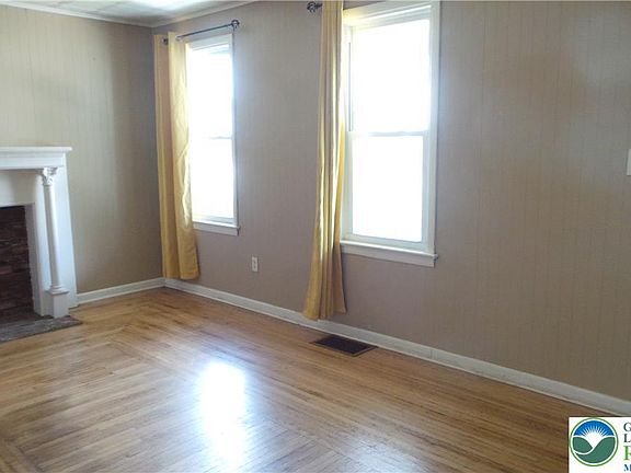 5th image of 159 E Madison St