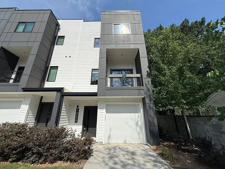 1029 Gregg St — Photo 1