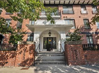 553 Foster Ave #301, Coquitlam, BC V3J 0B5
