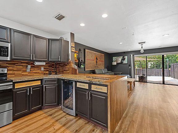 3rd image of 850 Hill Drive #C