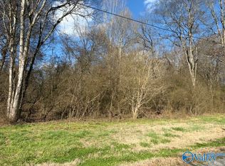 2 Robert Cir, Guntersville, AL 35976