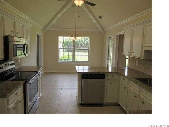 3rd image of 2016 Bayou Bend Dr