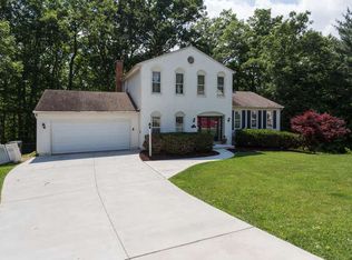 8110 Kings Point Ct, Springfield, VA 22153