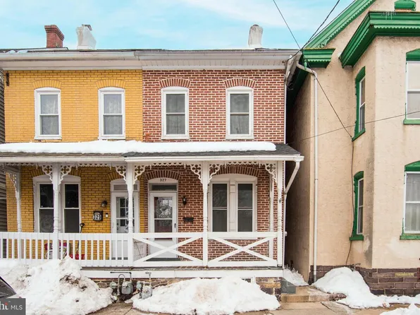 327 Jefferson St, East Greenville, PA 18041