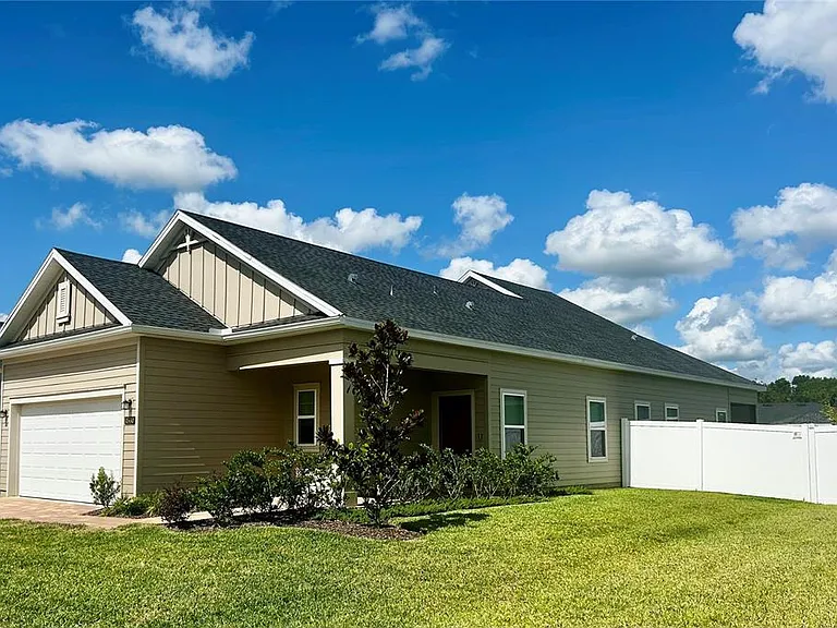 4530 NW 14th Loop — Photo 3