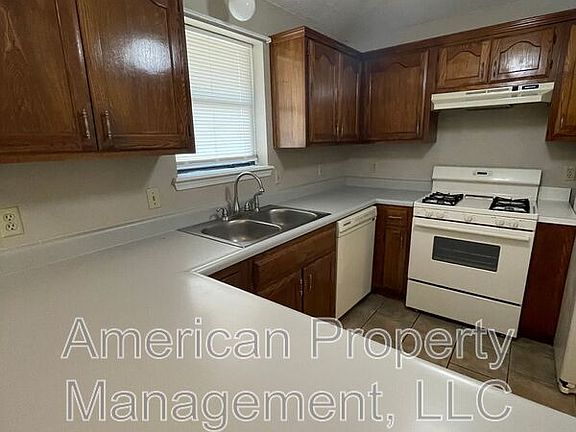 5th image of 9804 N 107th Ave E