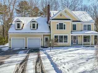 1 Nottingham Dr, Scarborough, ME 04074