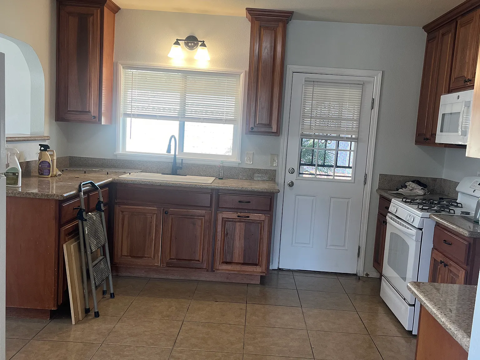W Laurel St, Colton — Photo 3