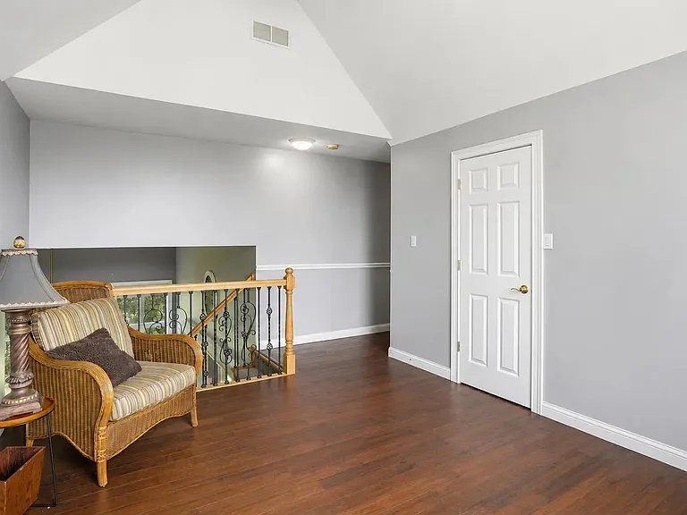 10629 Erie Dr — Photo 18