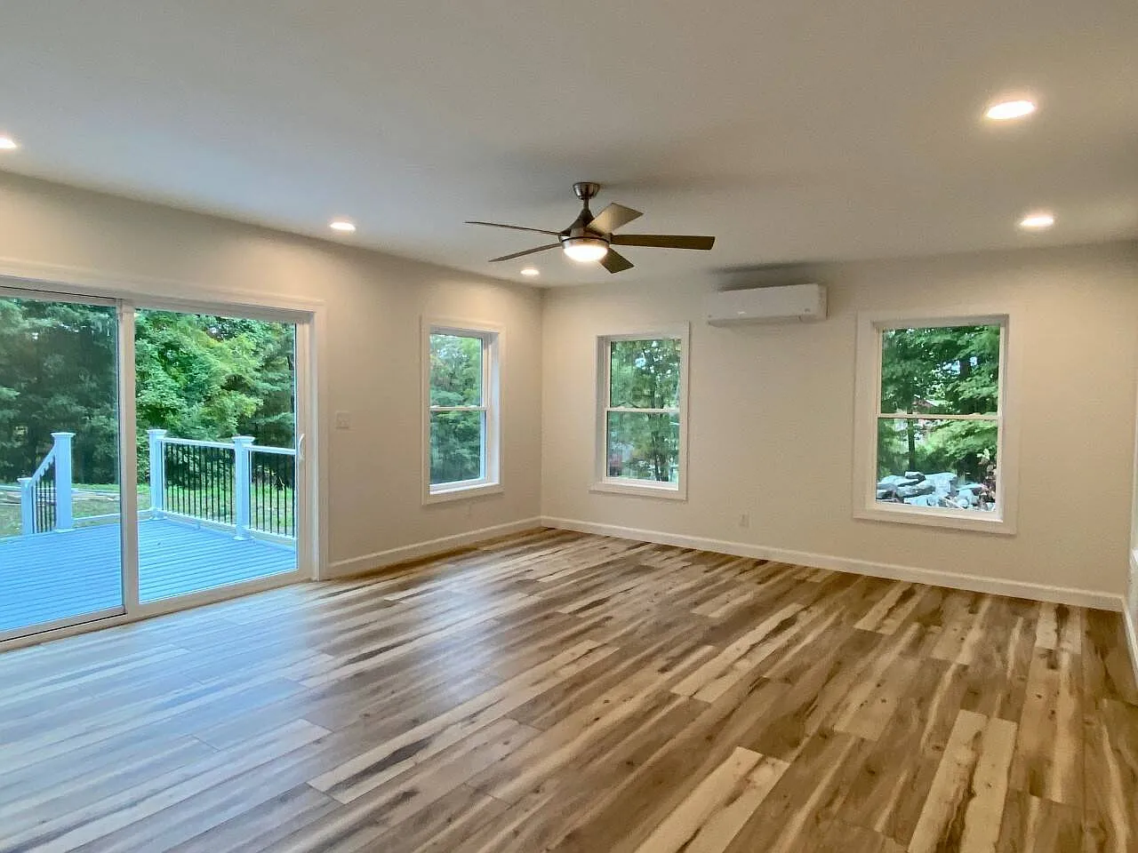 2 bed, 2.0 bath, 1400 sqft, $2,900 — Photo 3