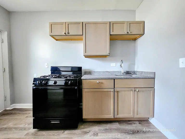 7935 S Vernon Ave #2 — Photo 6