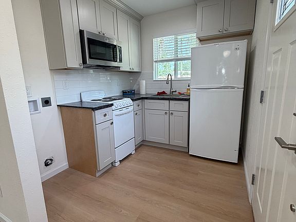 2nd image of 285 Martinvale Ln #2