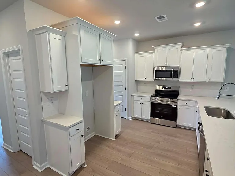 327 Kindred Spirits Dr — Photo 9