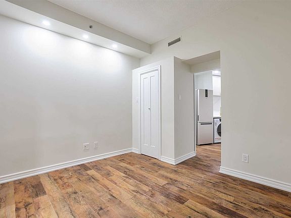3rd image of 1 King St W #1706