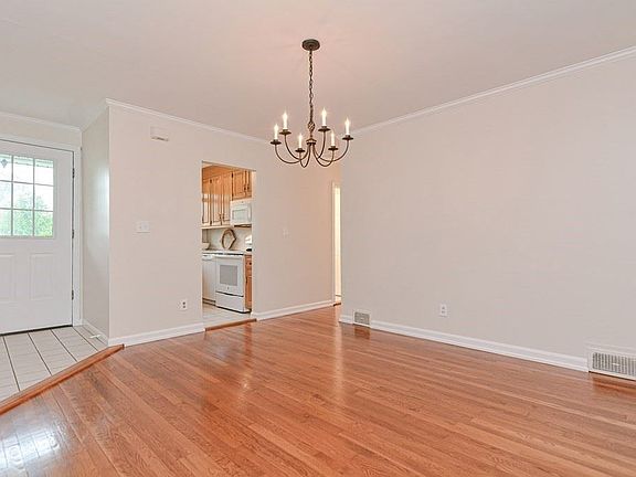 3rd image of 4 Bellingham St