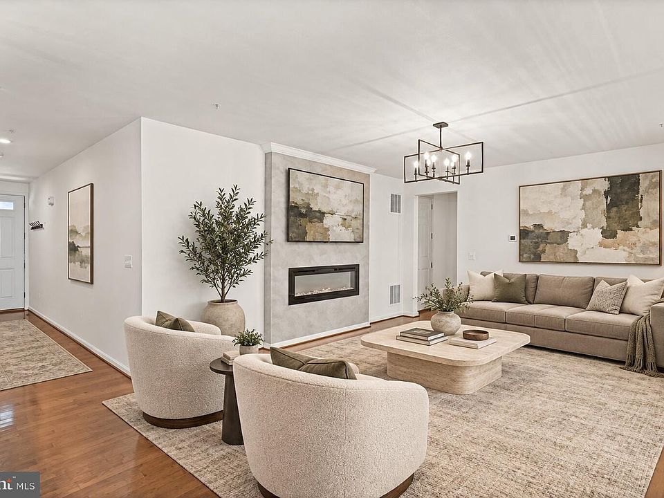 1st image of 415 Crystal Downs Ct